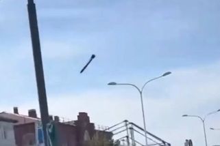 Video zachycuje okamžik, kdy ruský dron zasáhl univerzitu v Charkově - Seznam Zprávy